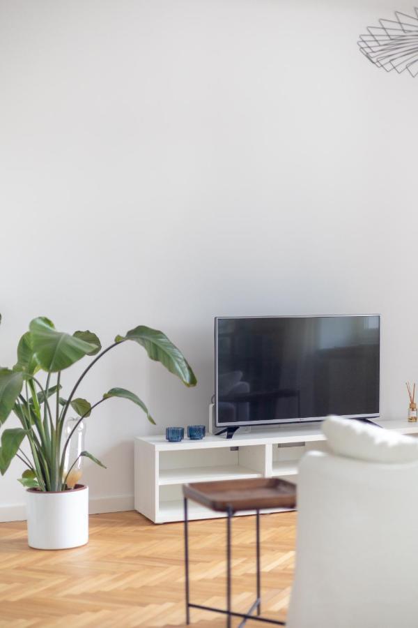 Designer Apartment In The Central ワルシャワ エクステリア 写真
