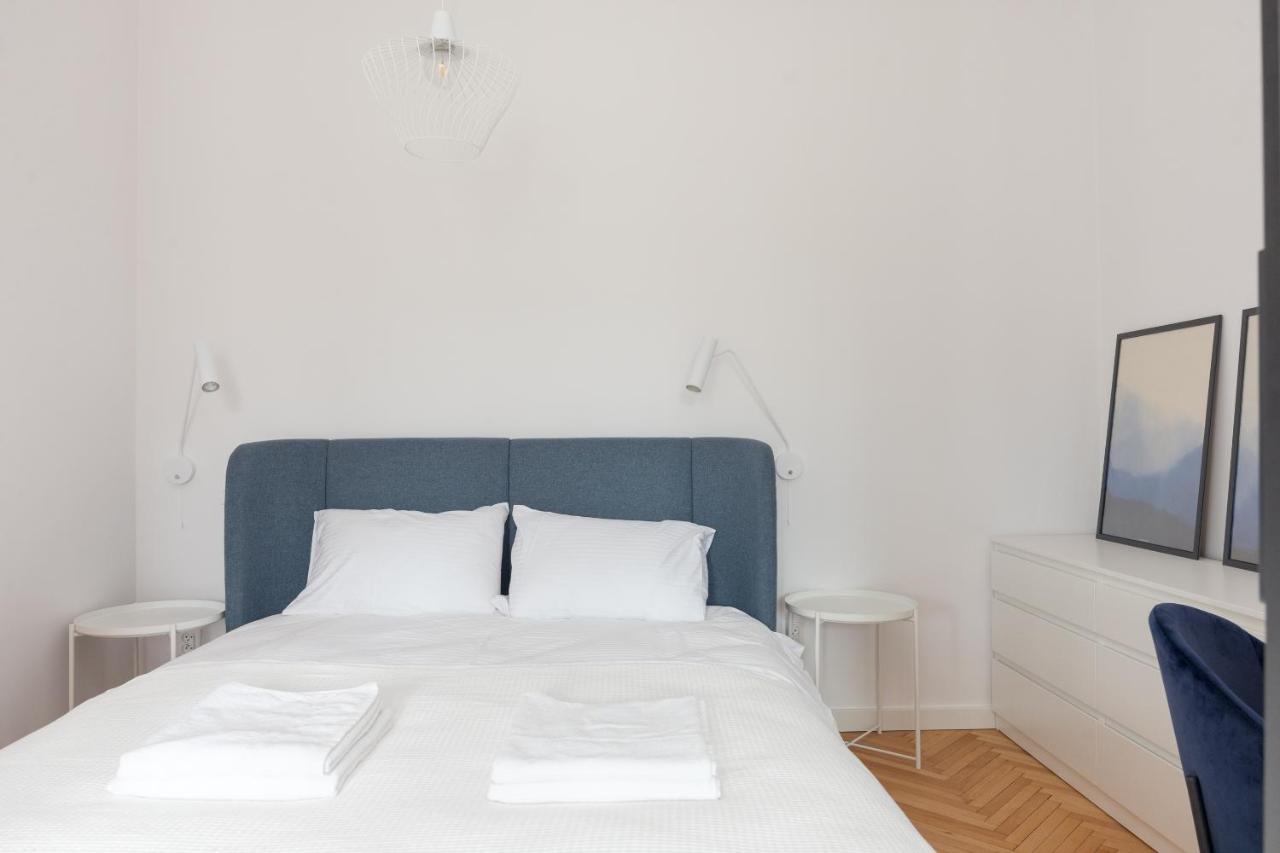 Designer Apartment In The Central ワルシャワ エクステリア 写真