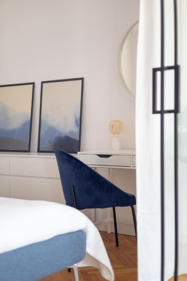 Designer Apartment In The Central ワルシャワ エクステリア 写真